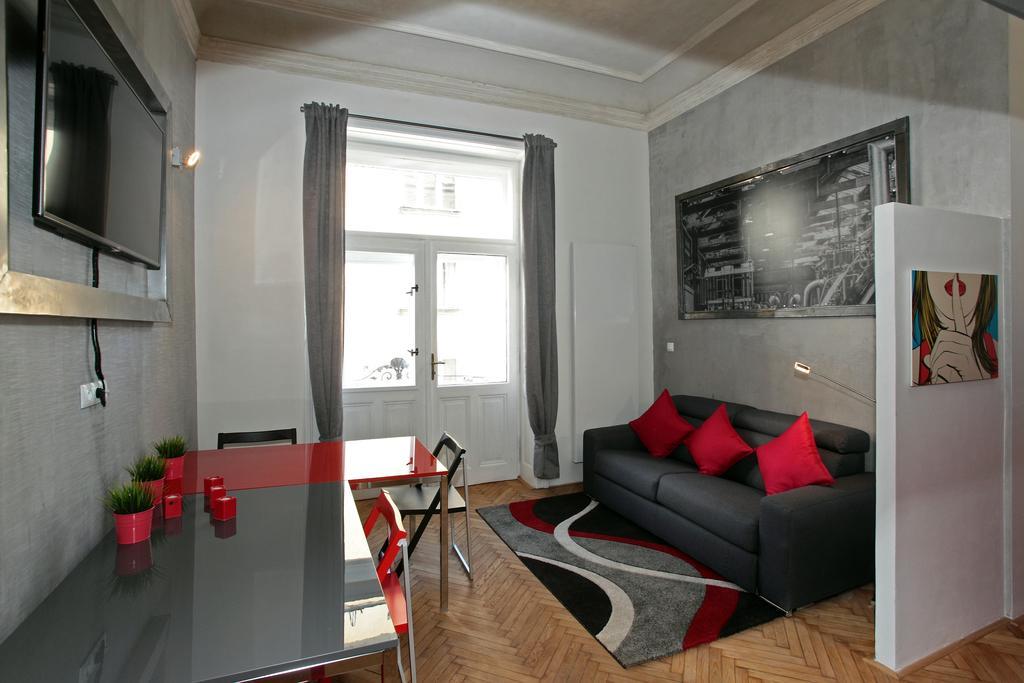 Apartment House - The Modern Flat, Prague